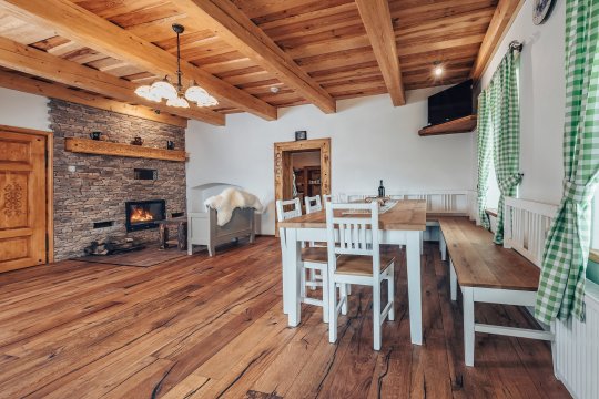 Stube mit Kamin